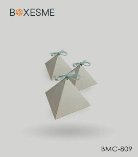 custom pyramid display boxes